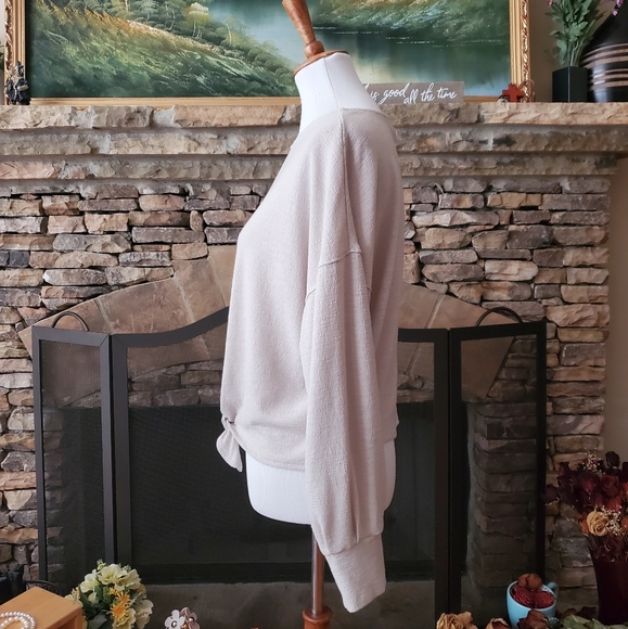 H&M Cropped Tie Front Dolman Sweater Top - Picture 4 of 7